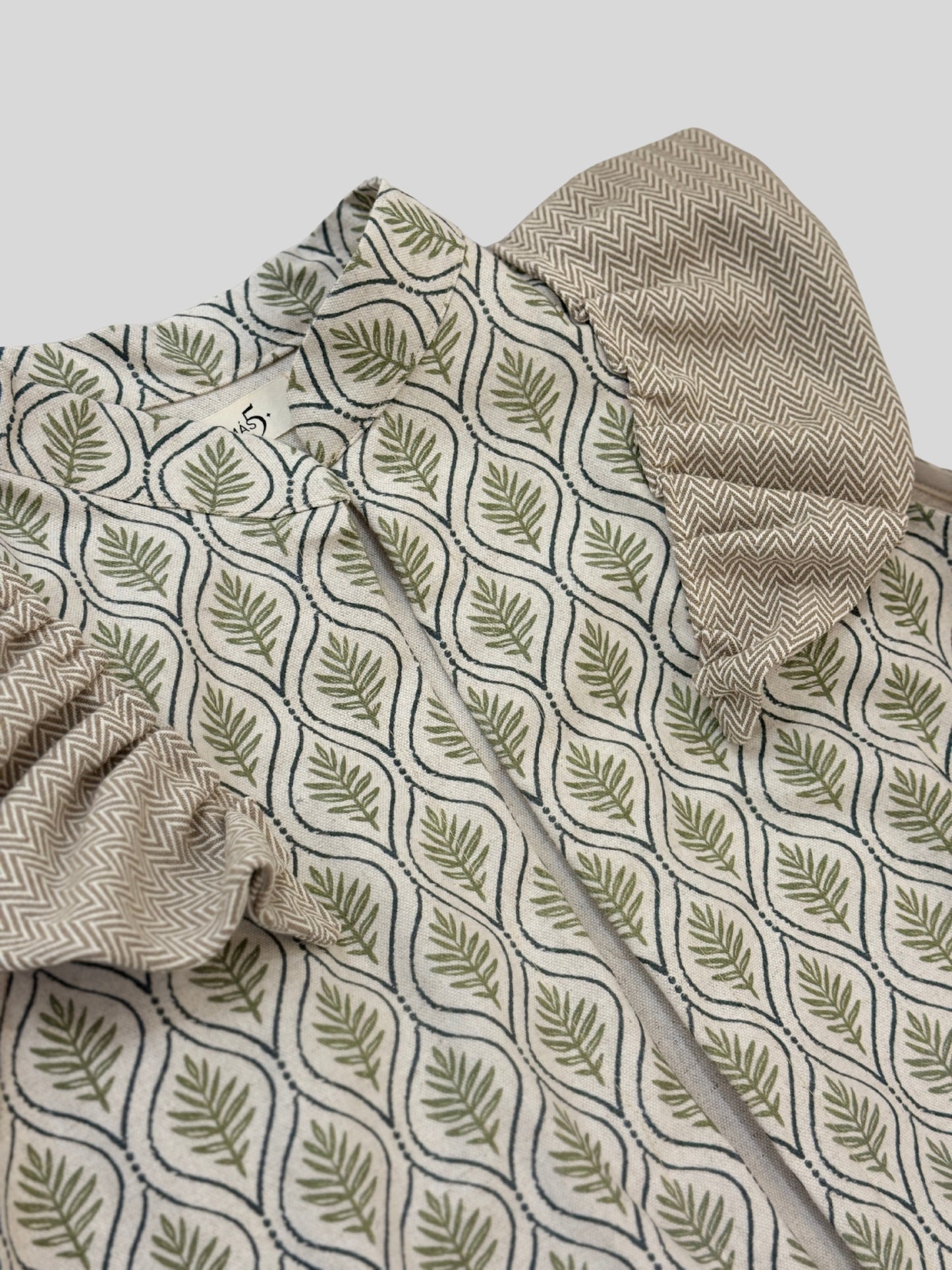 9MÁS5 Green and Rustic Beige Vest