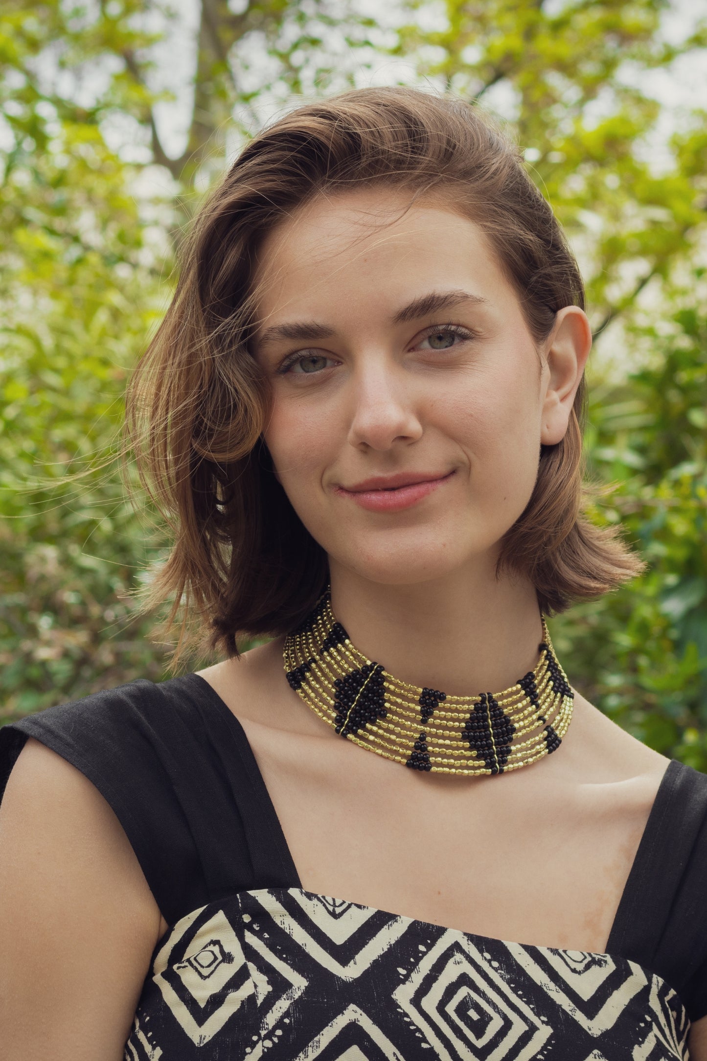 Choker Indio Dorado y Negro