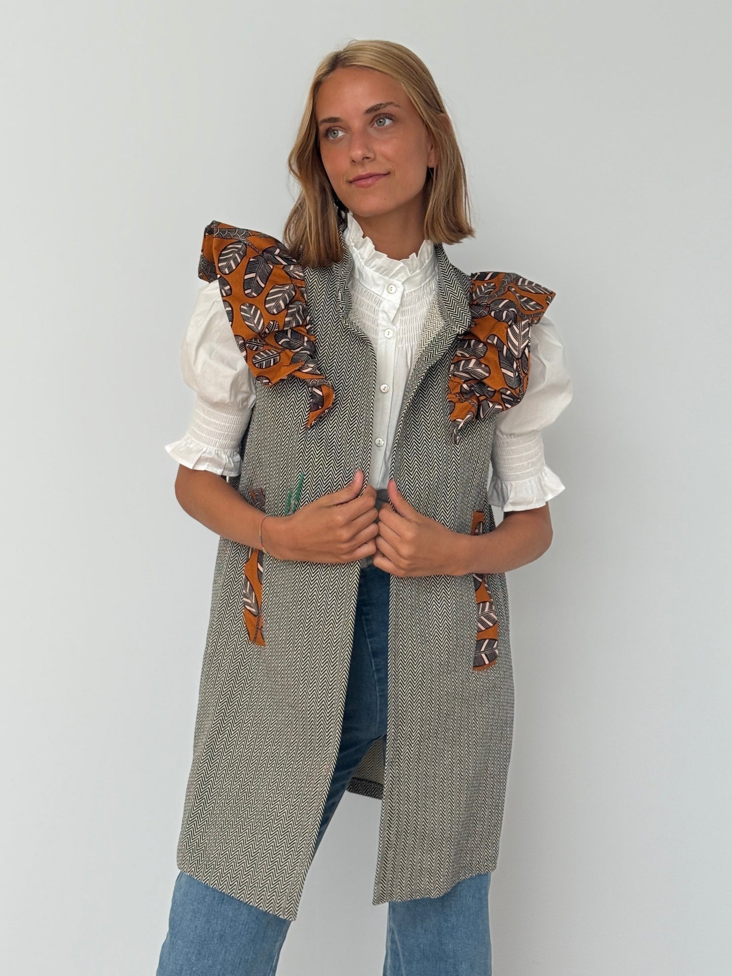 9MÁS5 Green and Rustic Beige Vest