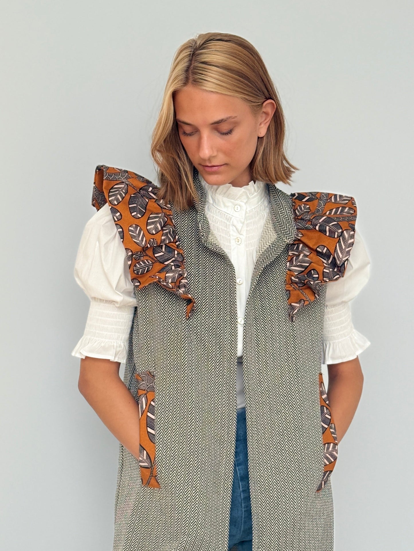 9MÁS5 Green and Rustic Beige Vest