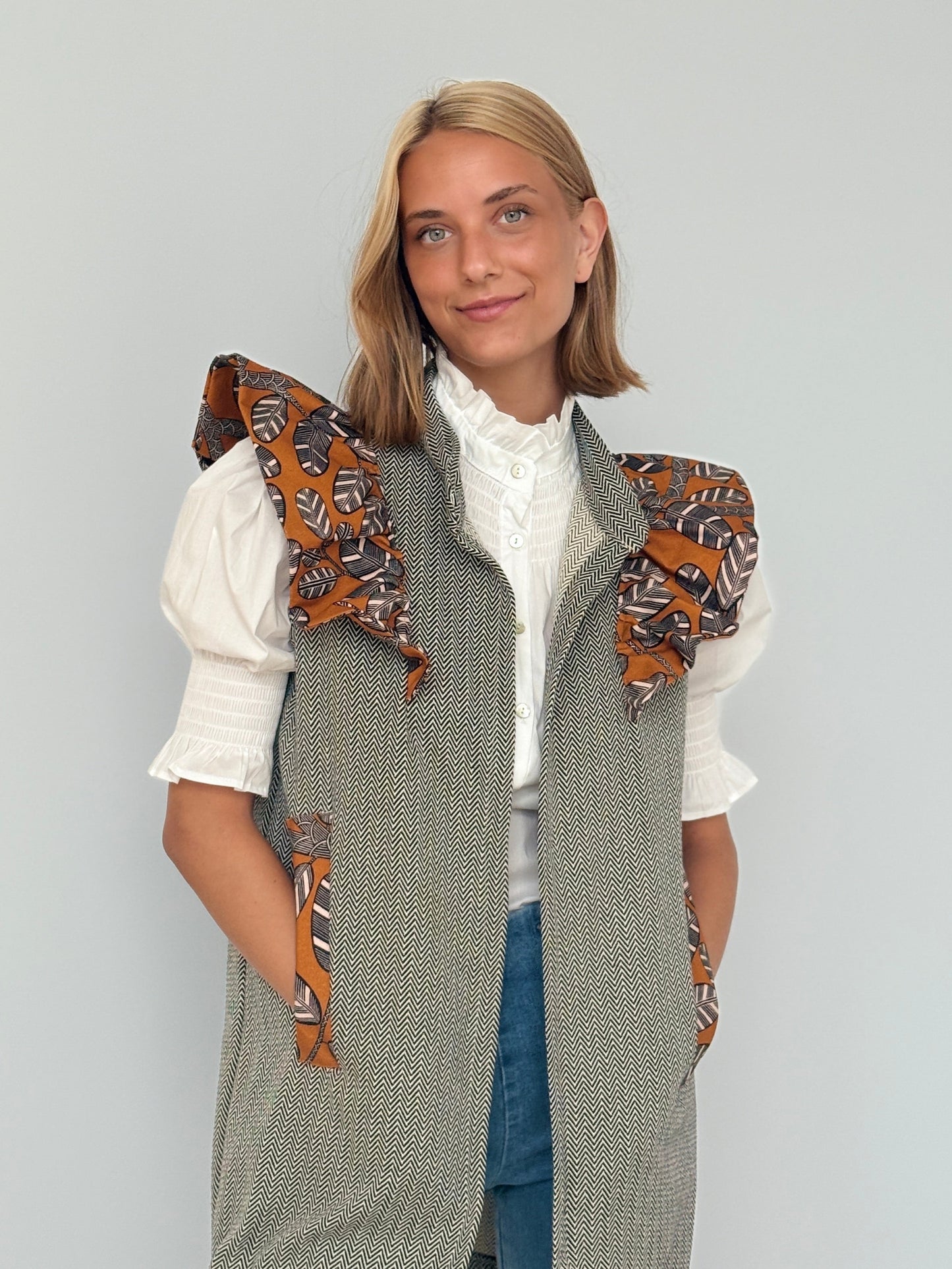 9MÁS5 Green and Rustic Beige Vest