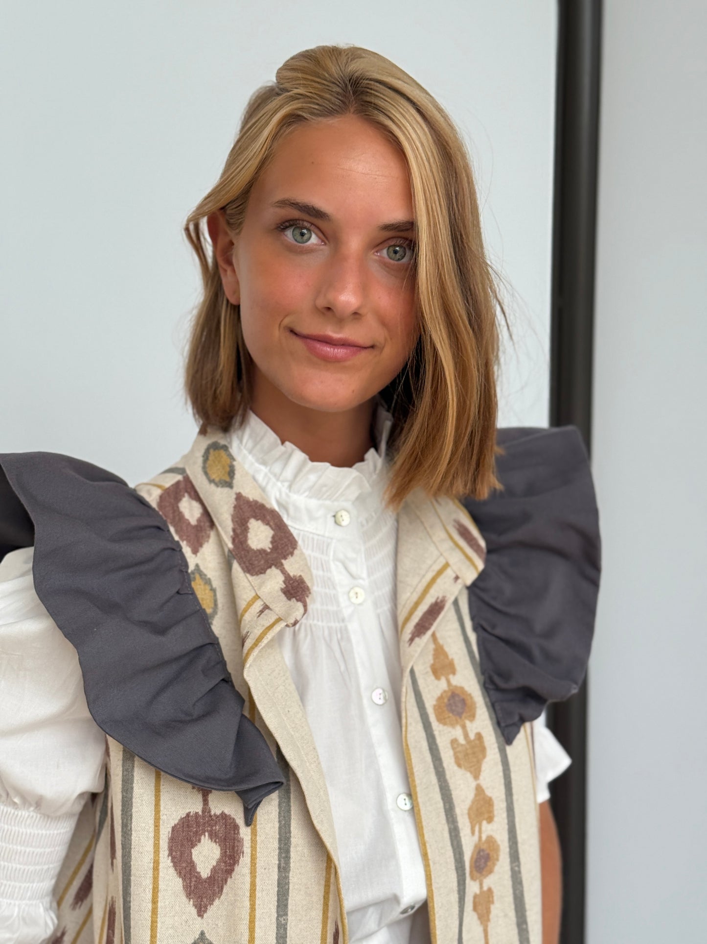 9MÁS5 Green and Rustic Beige Vest