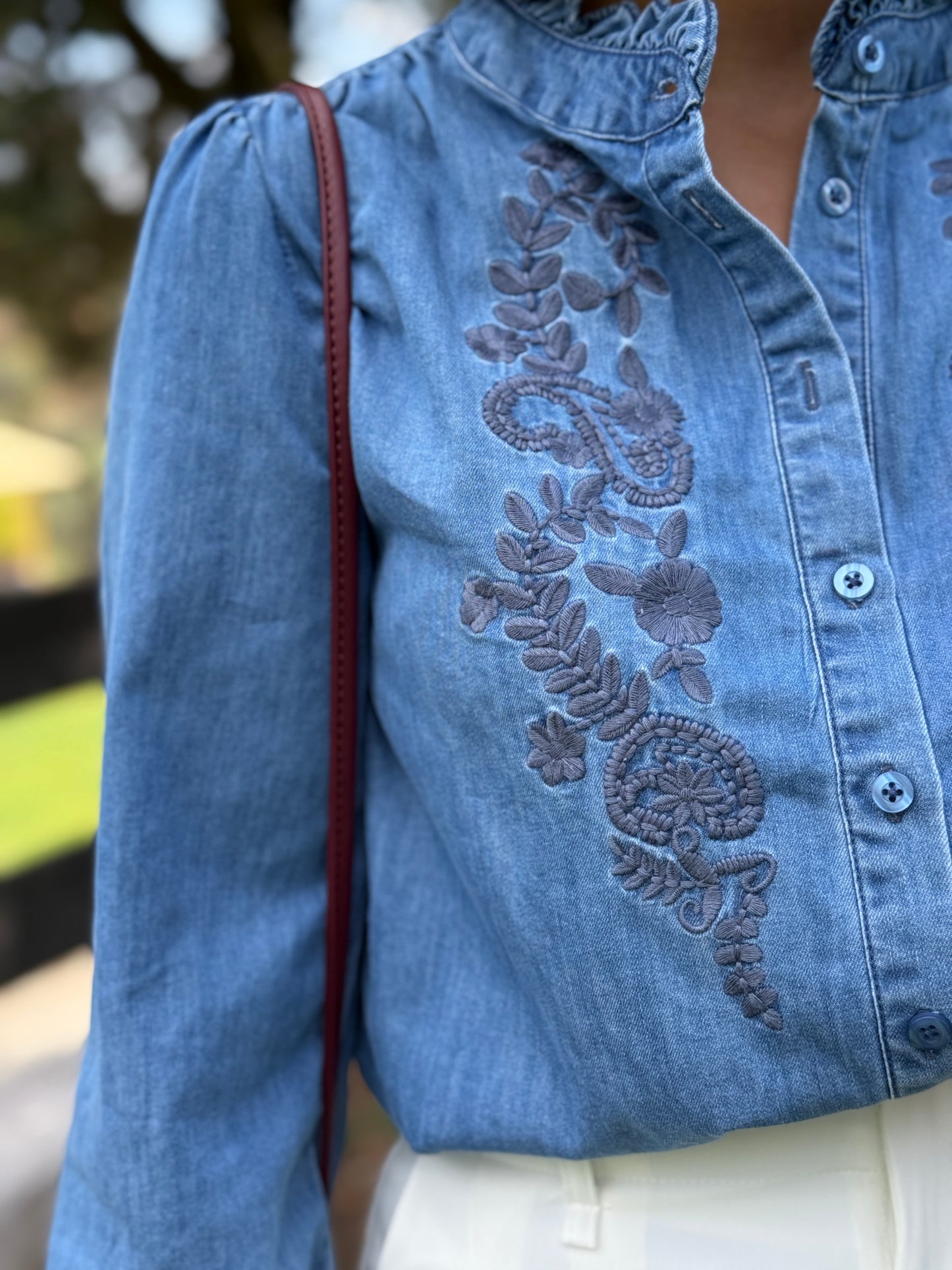Camisa Denim Bordada