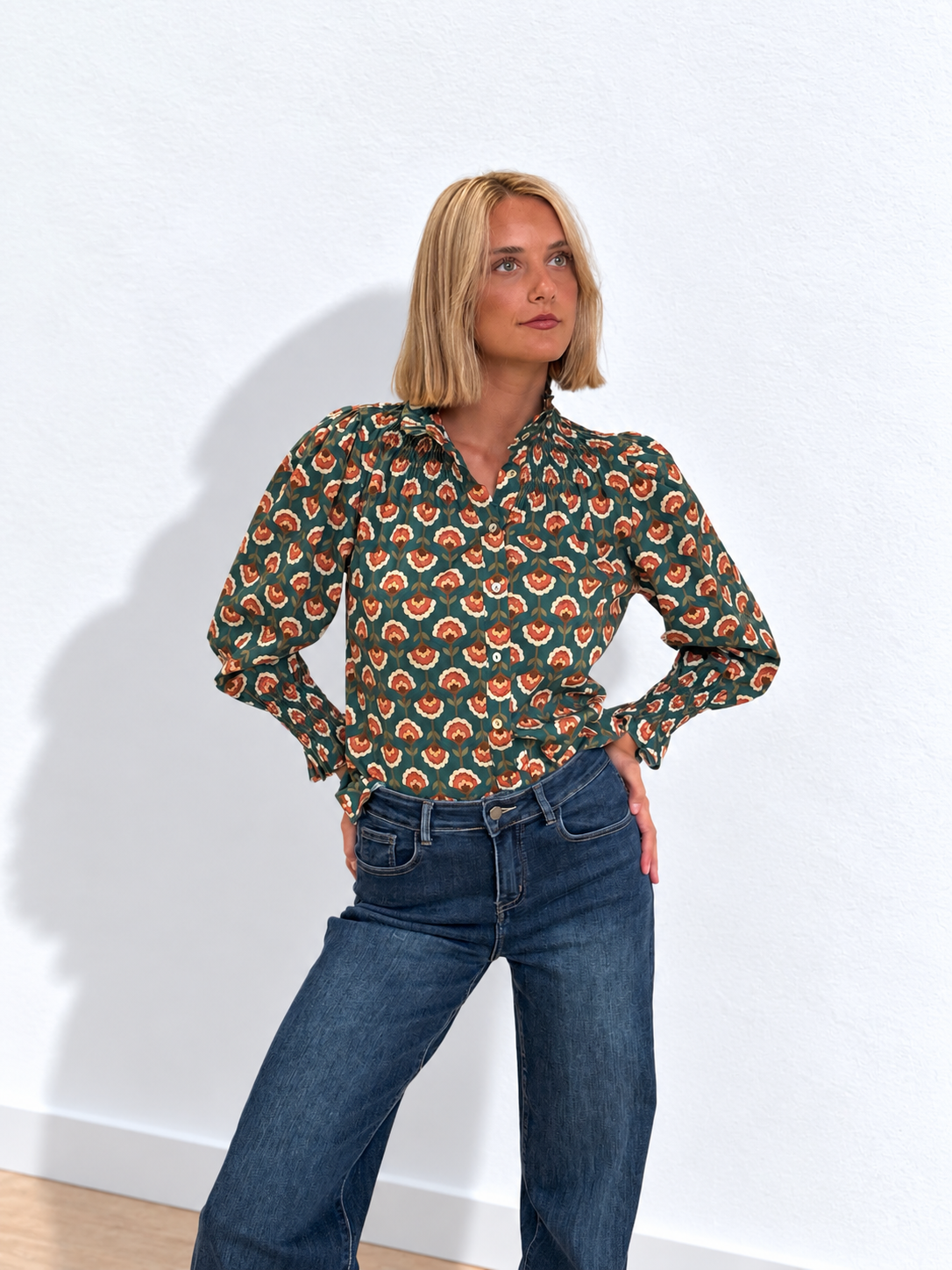 Camisa Gabrielle Flores Verde y Coral