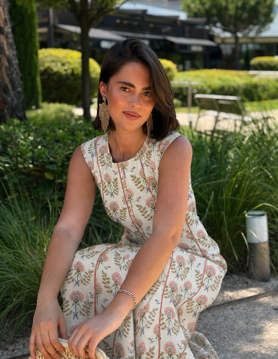 Vestido Más Allá Flores Teja