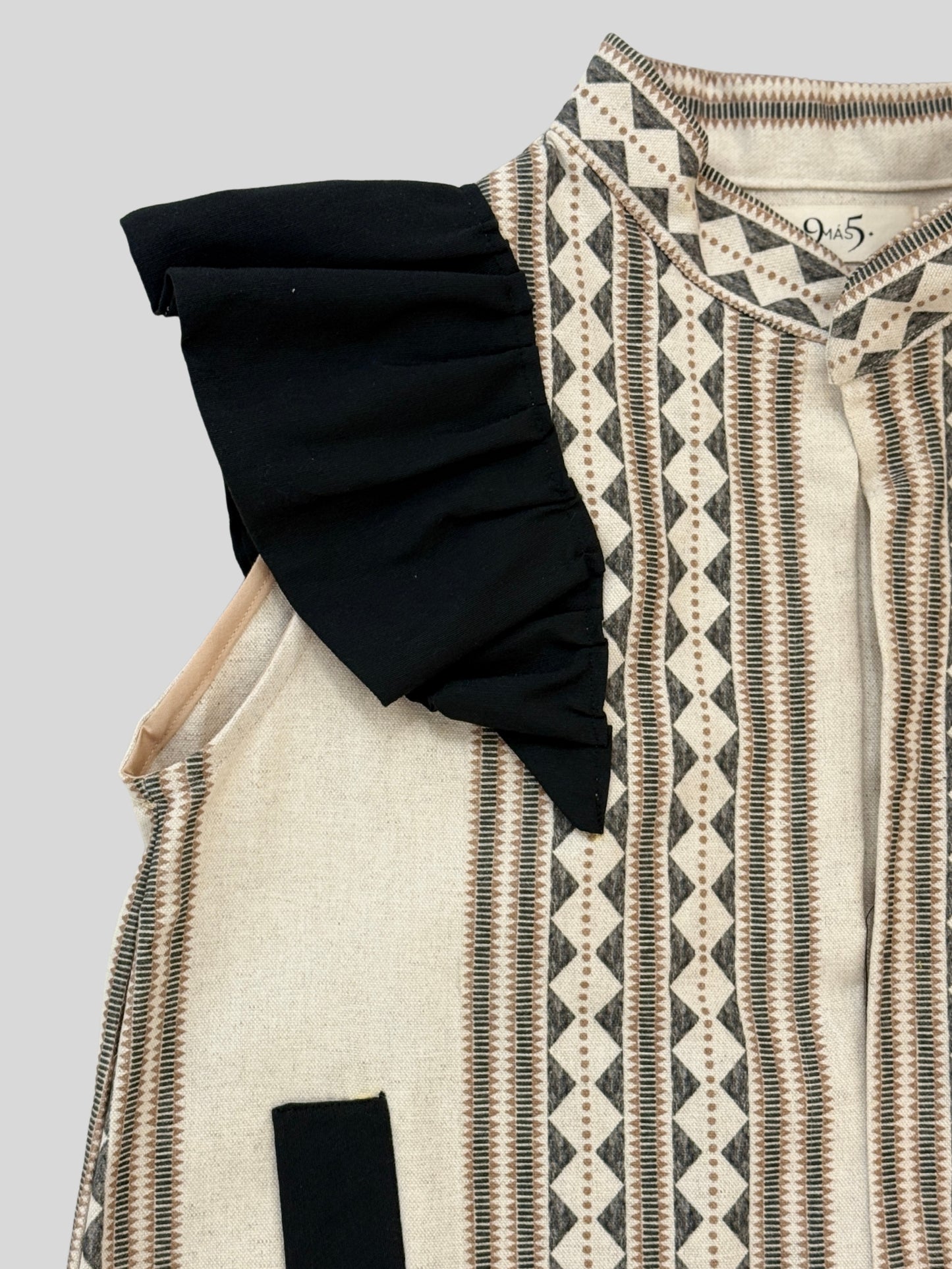 9MÁS5 Green and Rustic Beige Vest