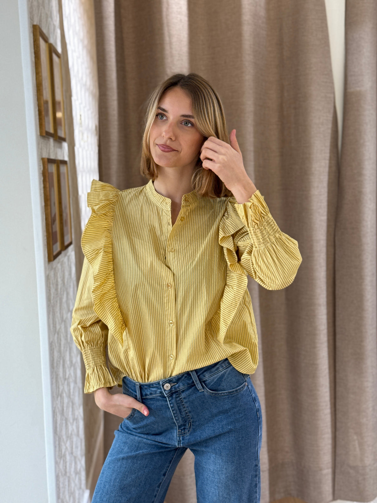 Camisa Volantes Rayas Amarilla