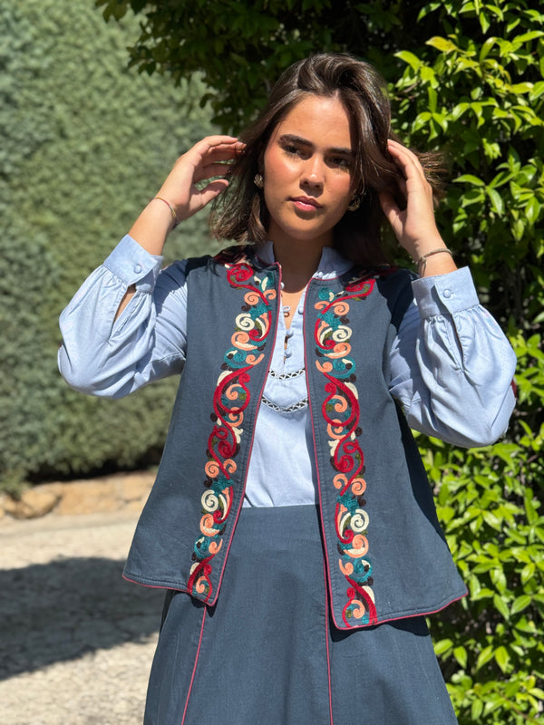 9MÁS5 Green and Rustic Beige Vest