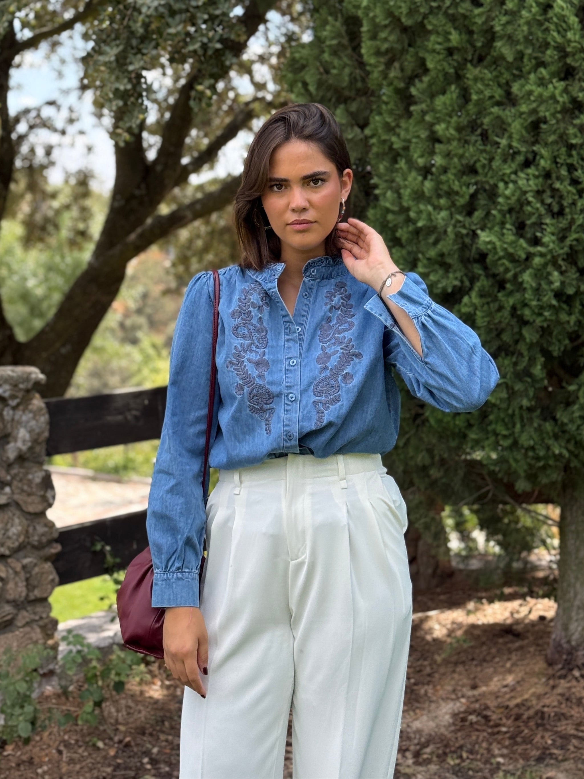 Camisa Denim Bordada