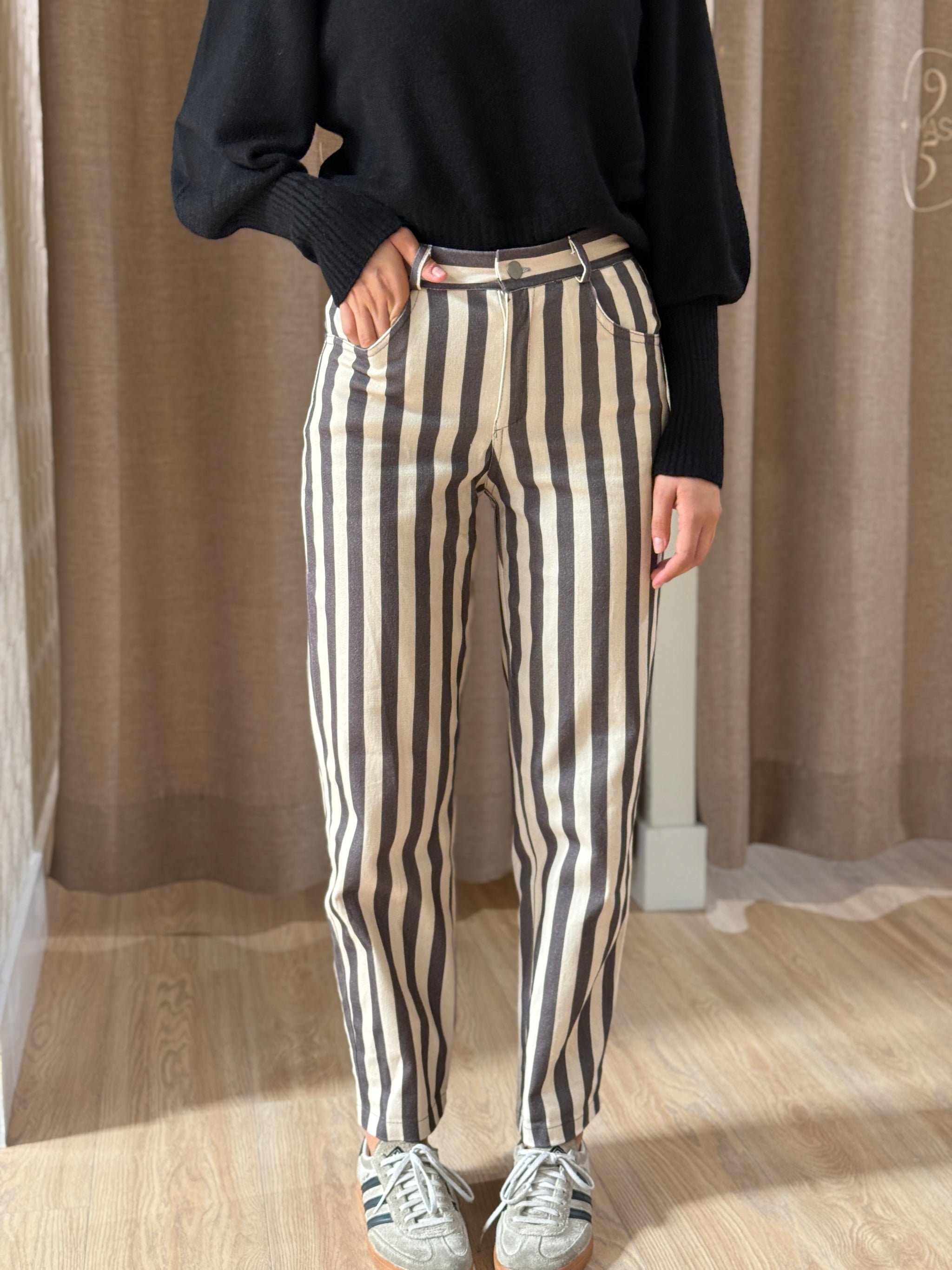 Pantalón Rayas Grises