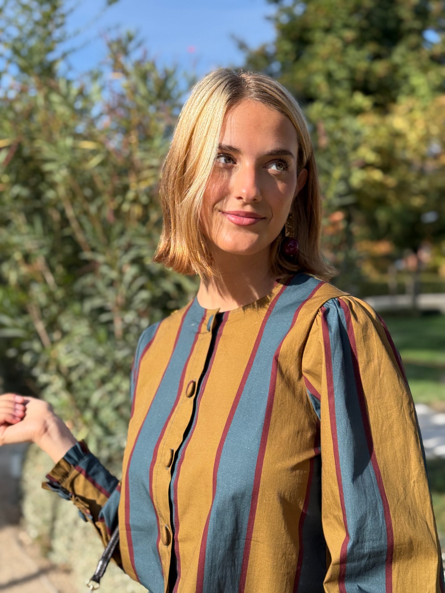 Camisa Nayla Azul Petróleo y Mostaza