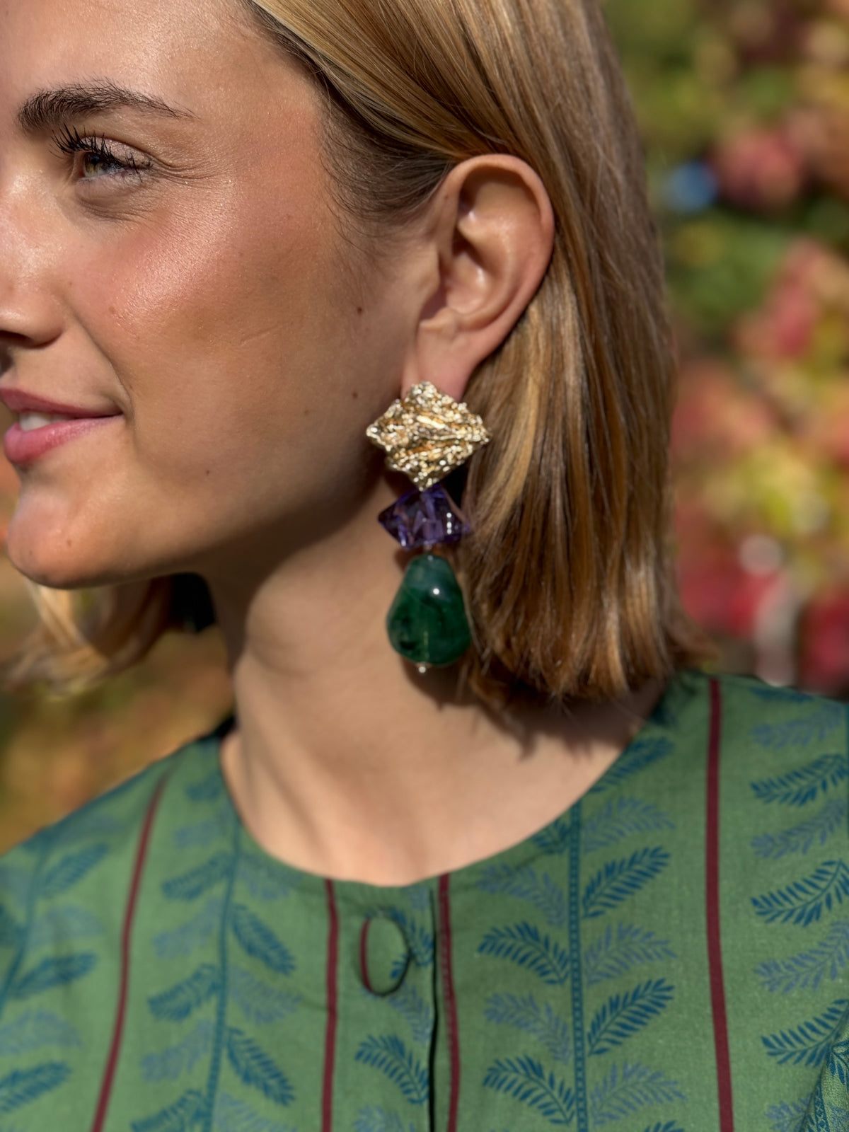 Pendientes Rombo Dorado y Resina Verde