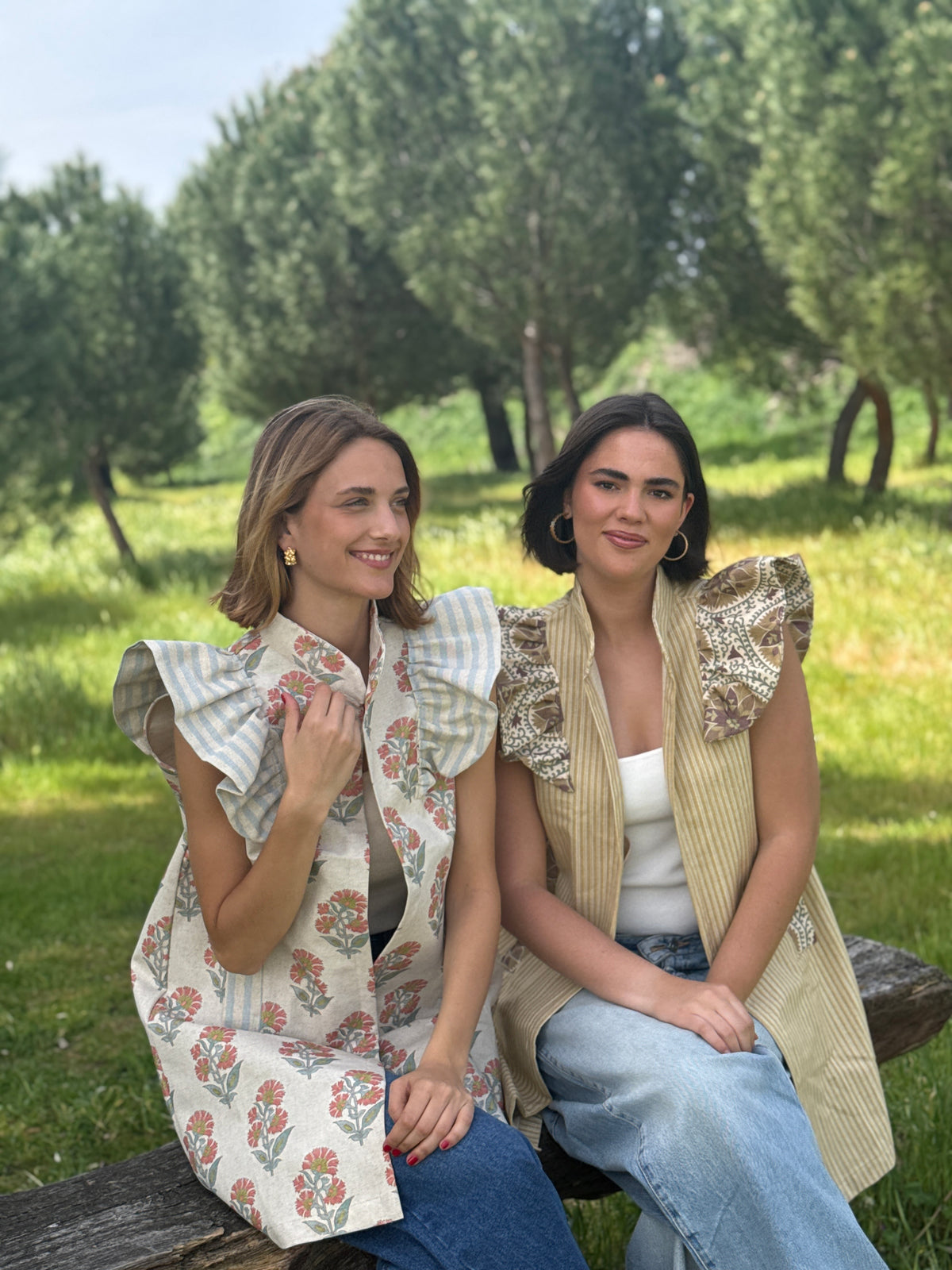 9MÁS5 Green and Rustic Beige Vest