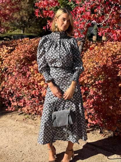 Falda Agra Flores Gris