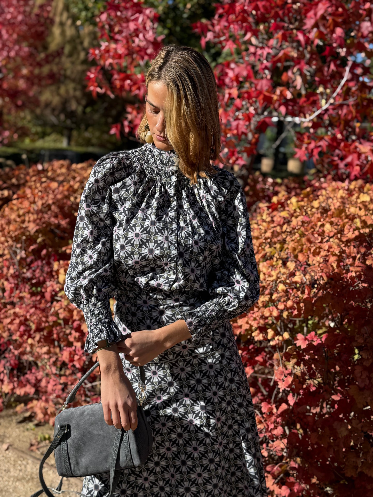 Camisa Agra Flores Gris