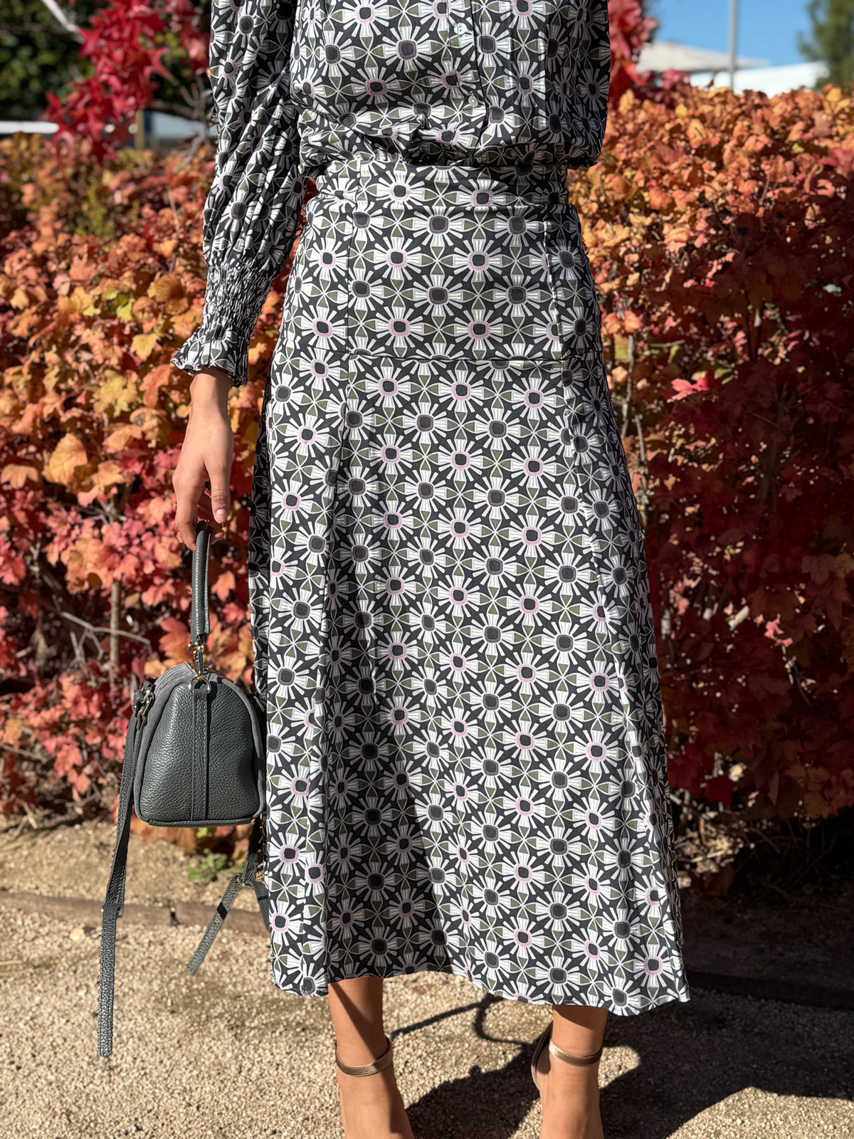 Falda Agra Flores Gris