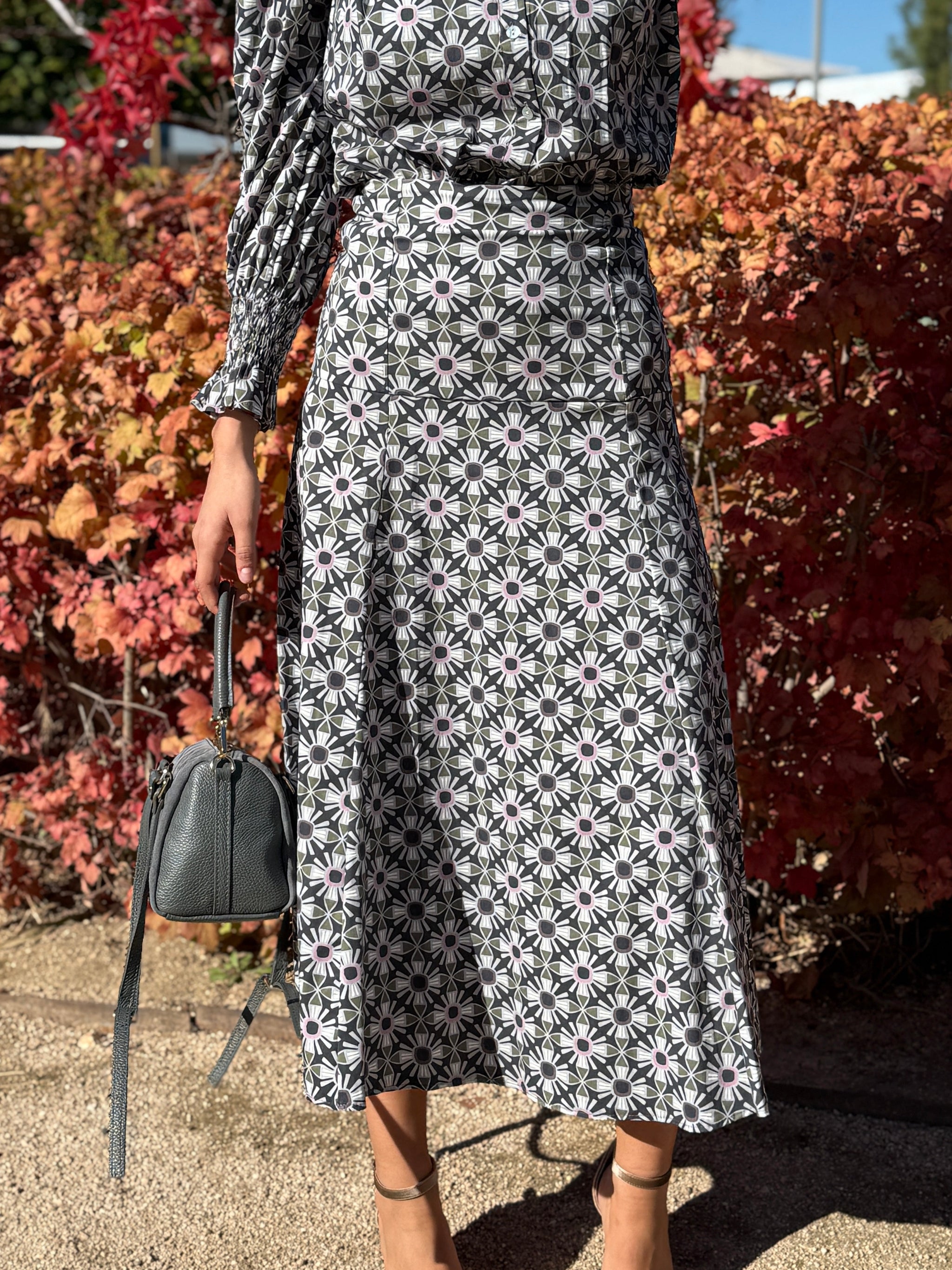 Falda Agra Flores Gris