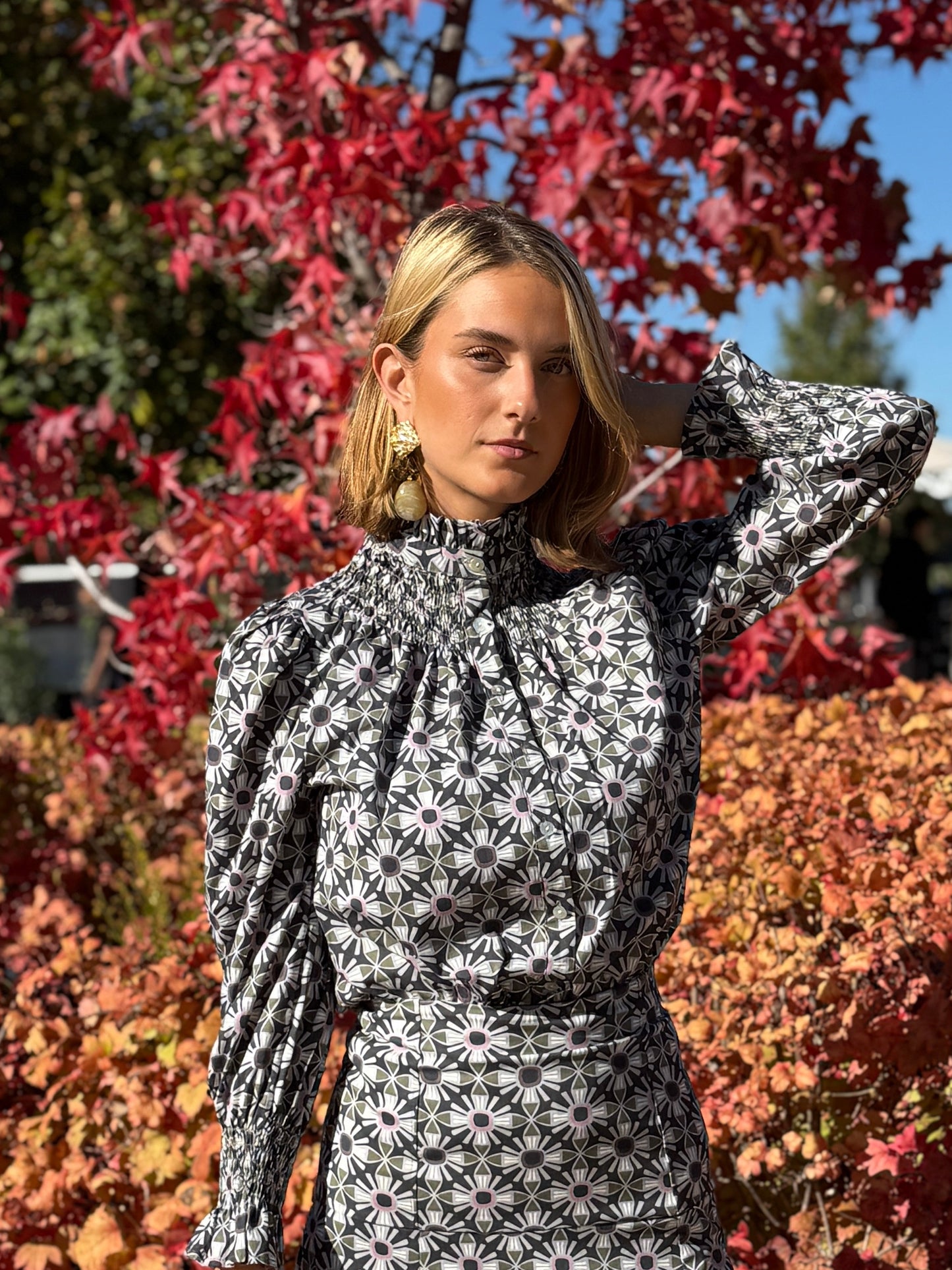 Pendientes Rombo Dorado y Resina Beige