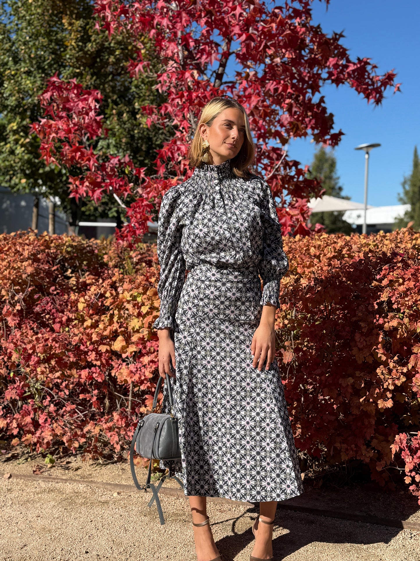 Falda Agra Flores Gris