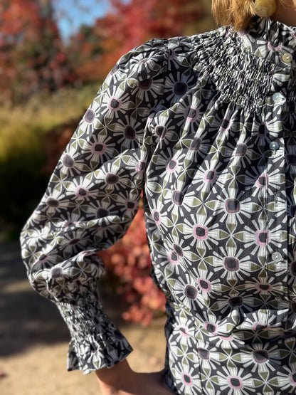 Camisa Agra Flores Gris