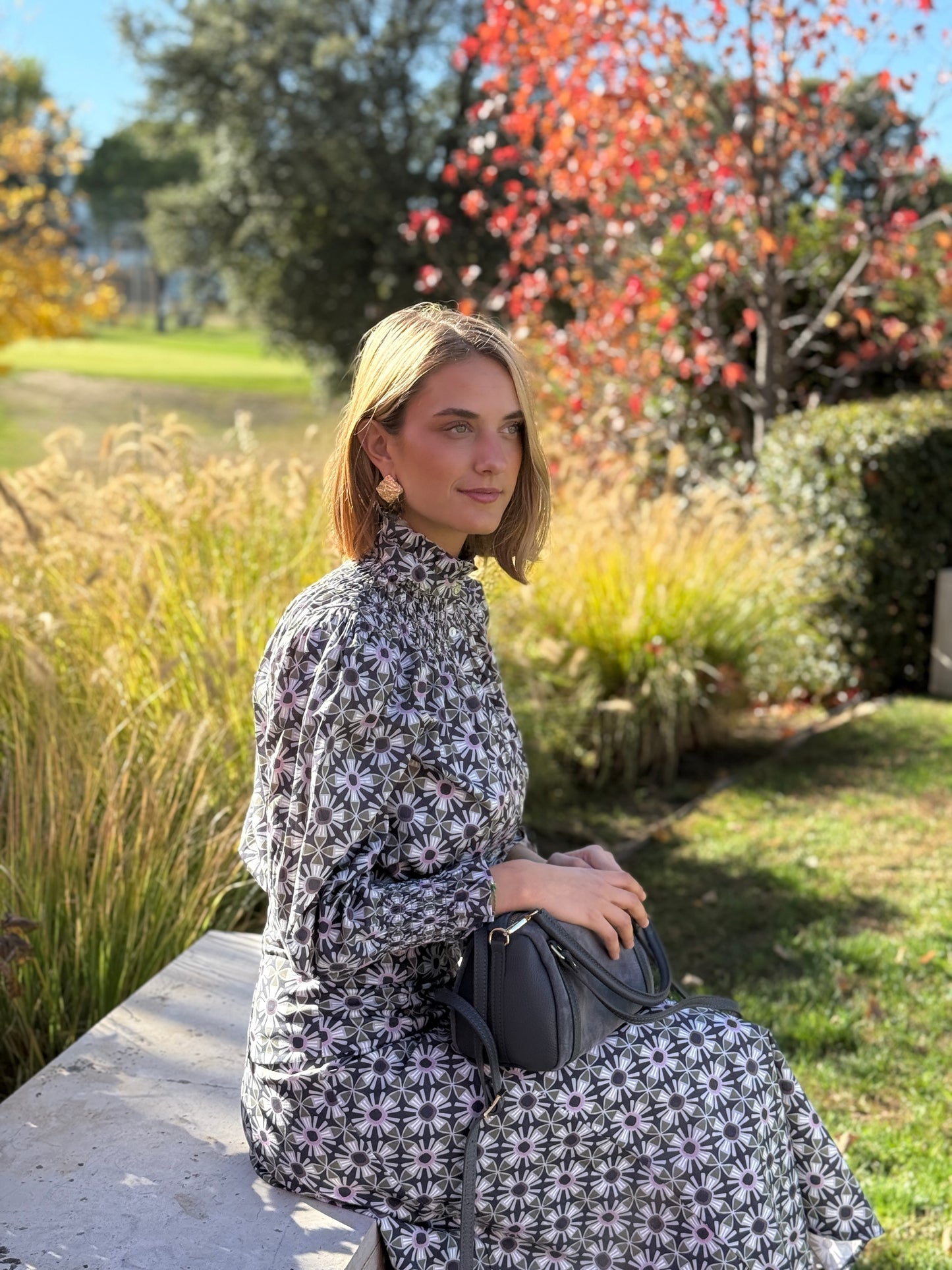 Camisa Agra Flores Gris