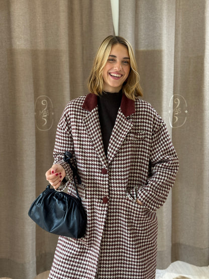 Abrigo Pata de Gallo Burdeos