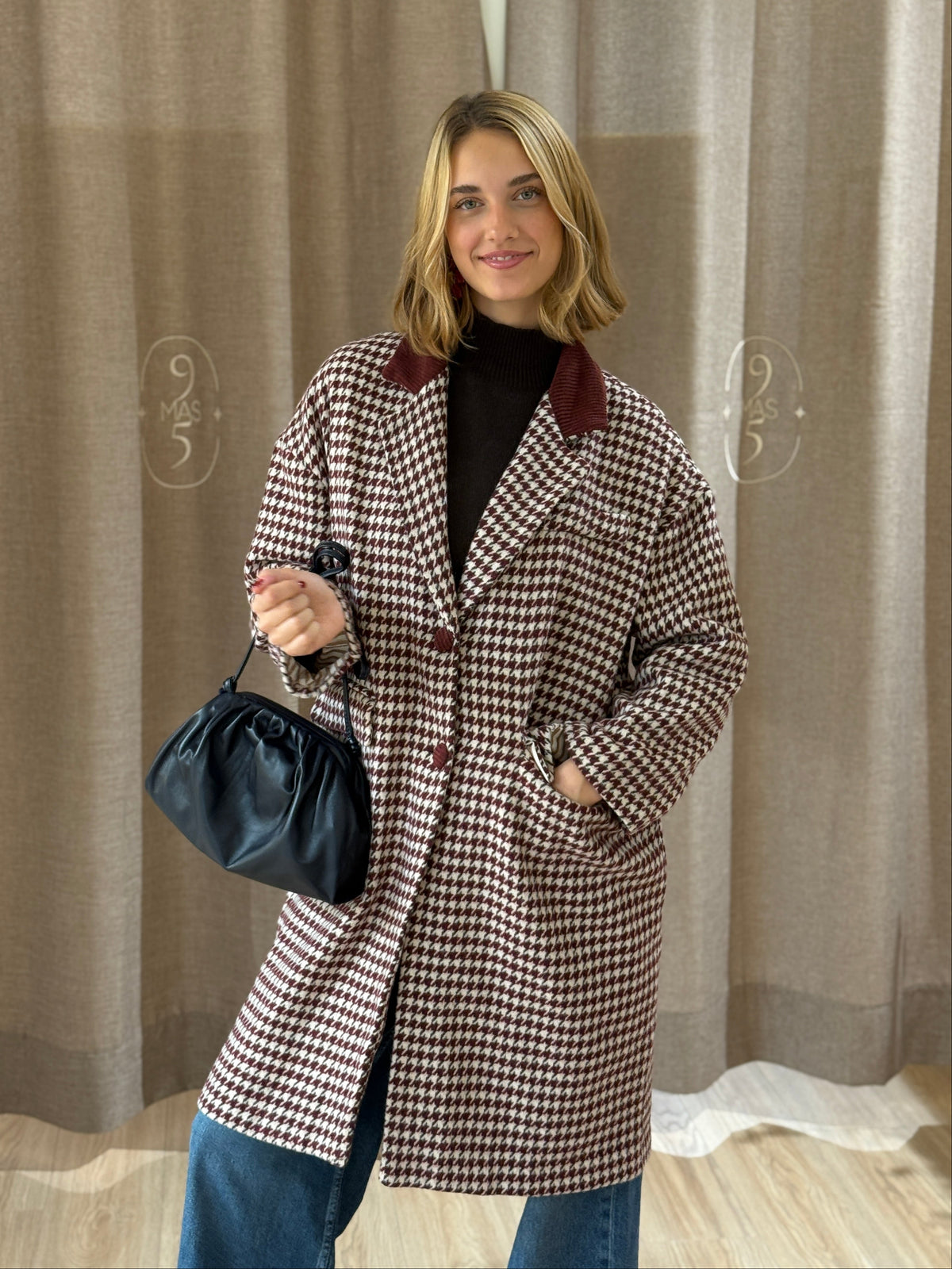 Abrigo Pata de Gallo Burdeos