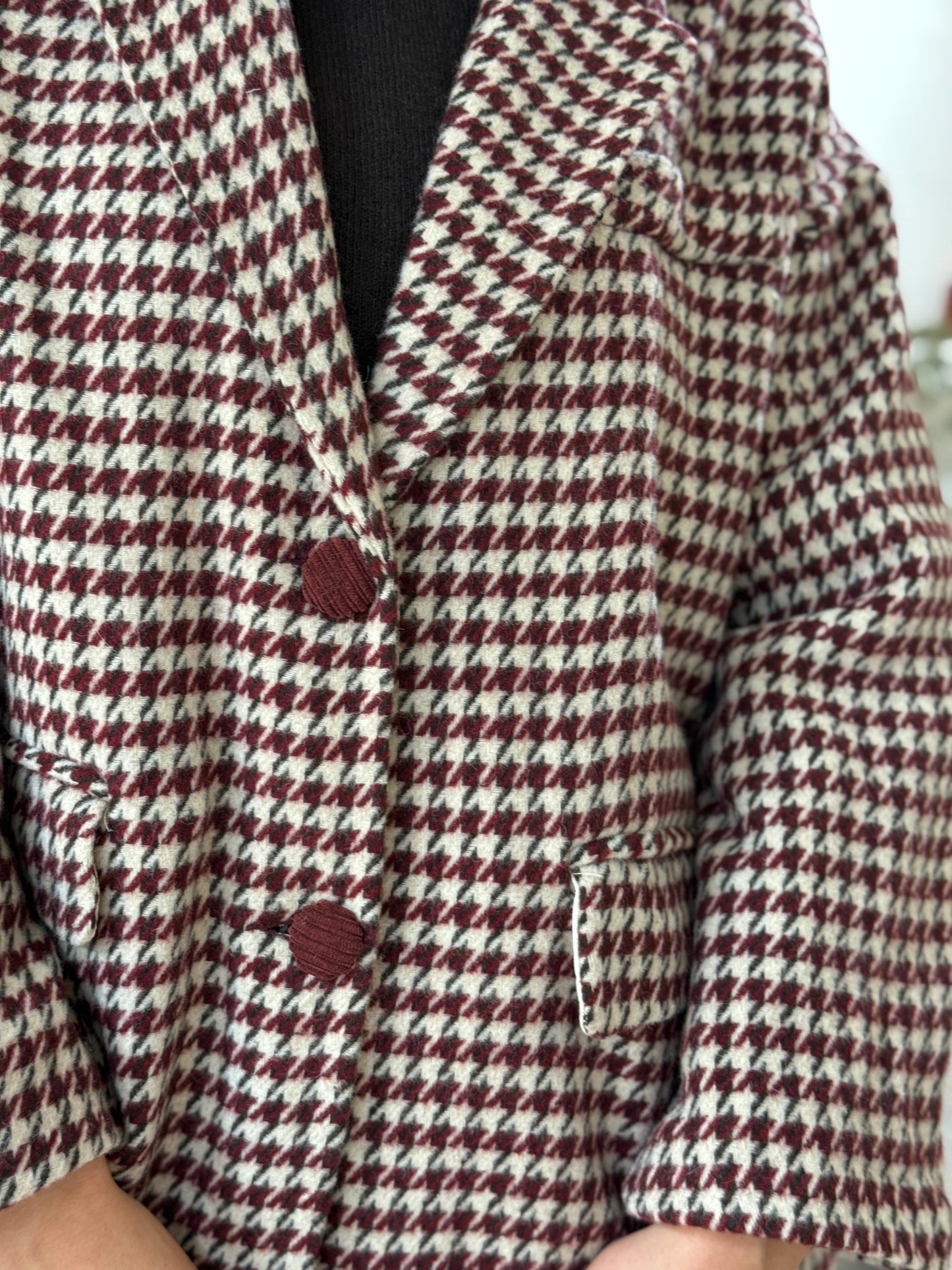 Abrigo Pata de Gallo Burdeos