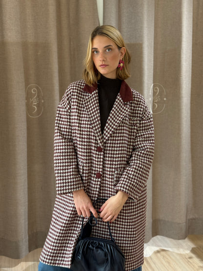 Abrigo Pata de Gallo Burdeos