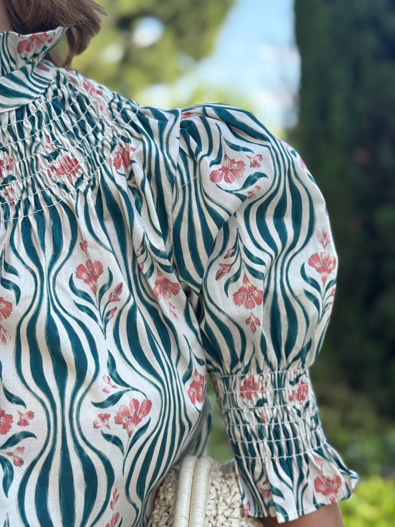 Camisa Saint Remy Verde y Flores Rosas